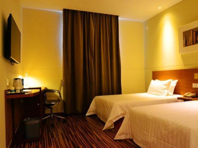 Jinjiang Inn Select Jinan Baotuquan מראה חיצוני תמונה